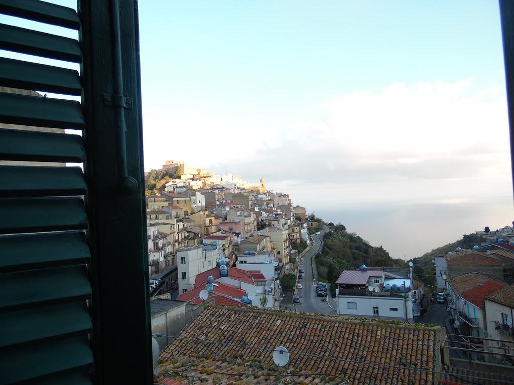 Siciliana Apartment Caronia ภายนอก รูปภาพ