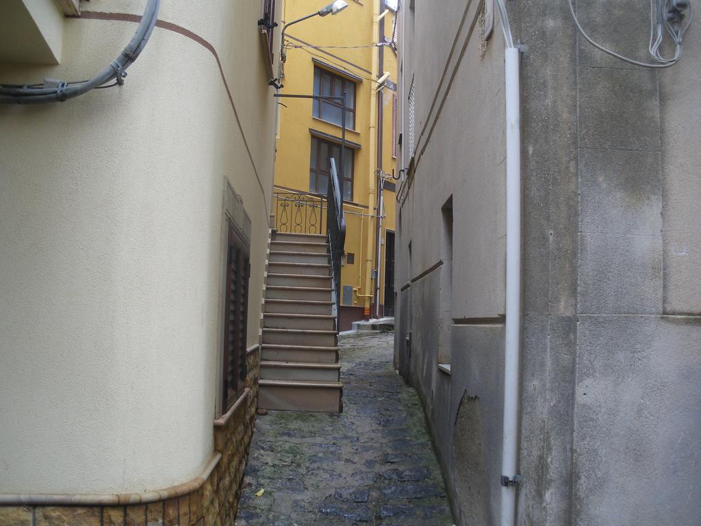 Siciliana Apartment Caronia ภายนอก รูปภาพ